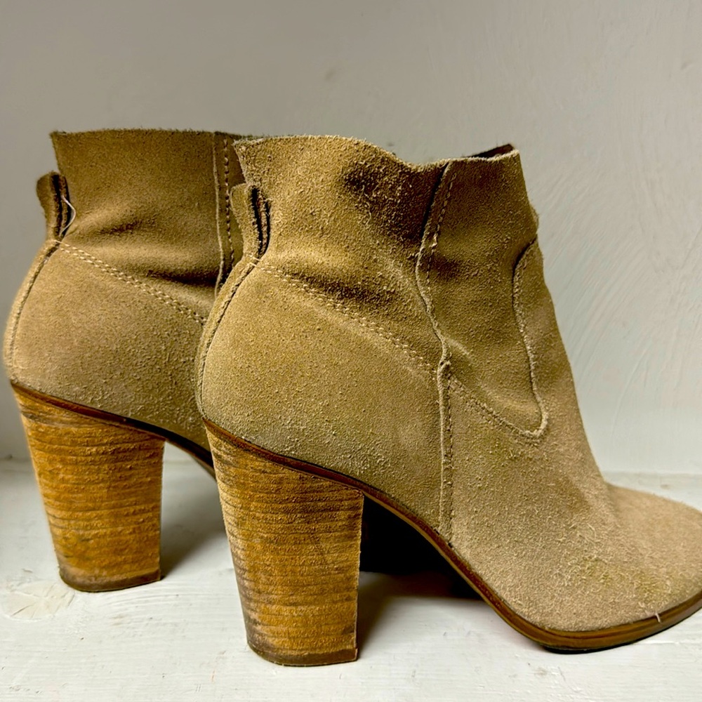Women’s Beige suede Vince Camuto 3” heel ankle bootie